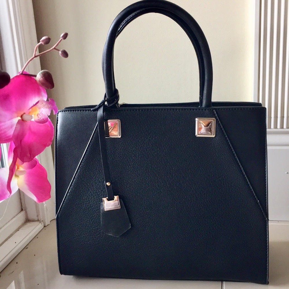 ✨GLAM BLACK TOTE✨